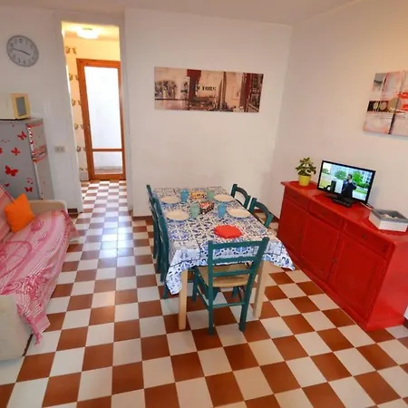 Comfy Flat With Shared Pool Apartment *