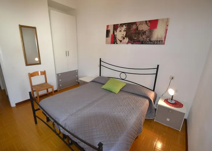 Comfy Flat With Shared Pool